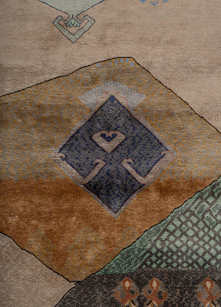 manchaha grey and black silk hand knotted Rug - CloseUp