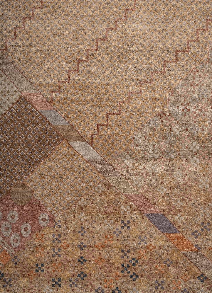 manchaha gold wool and silk hand knotted Rug - CloseUp