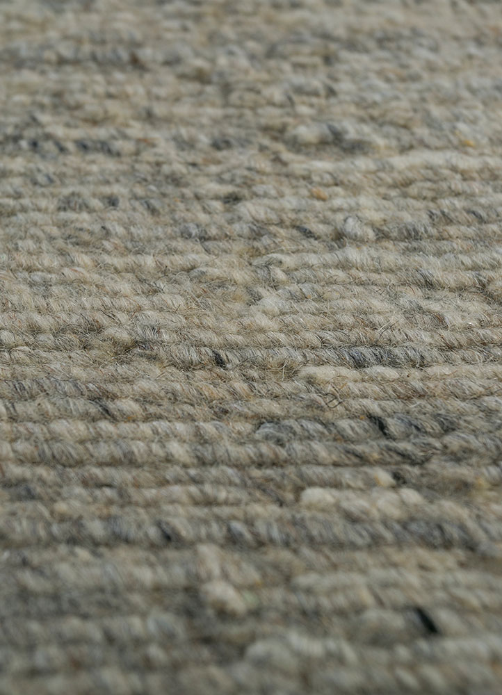 zuri grey and black wool hand knotted Rug - CloseUp