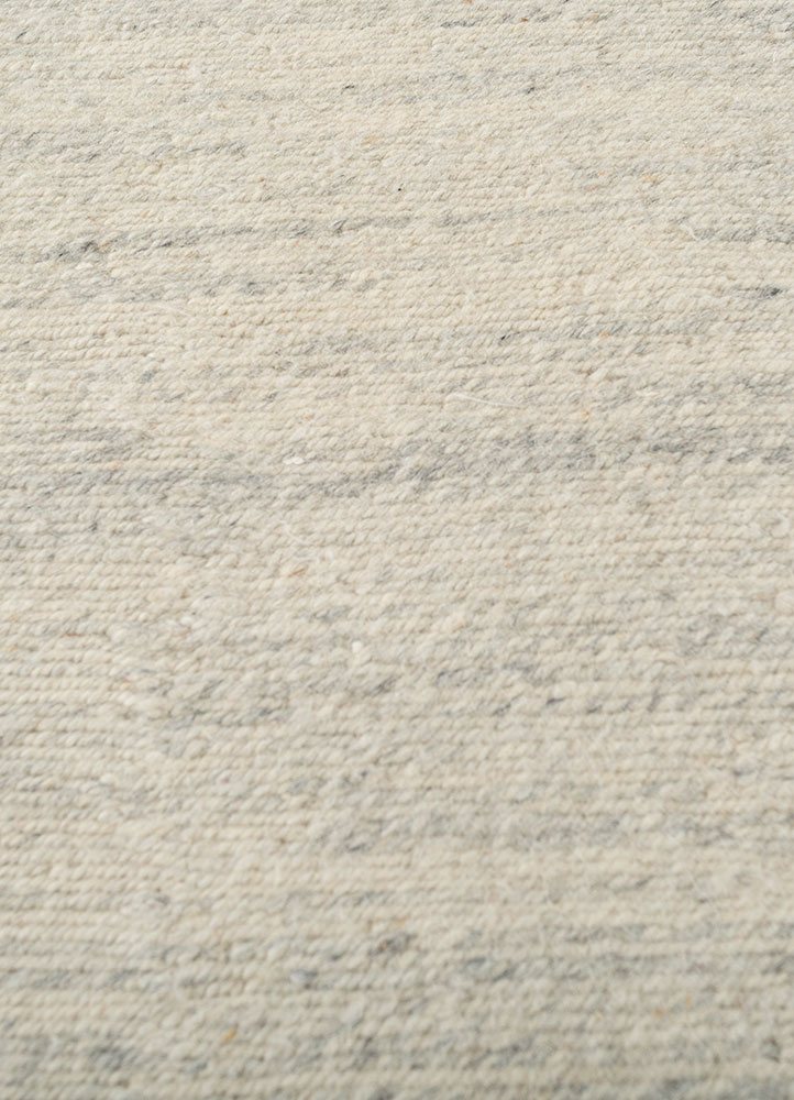 manifest ivory wool hand knotted Rug - CloseUp