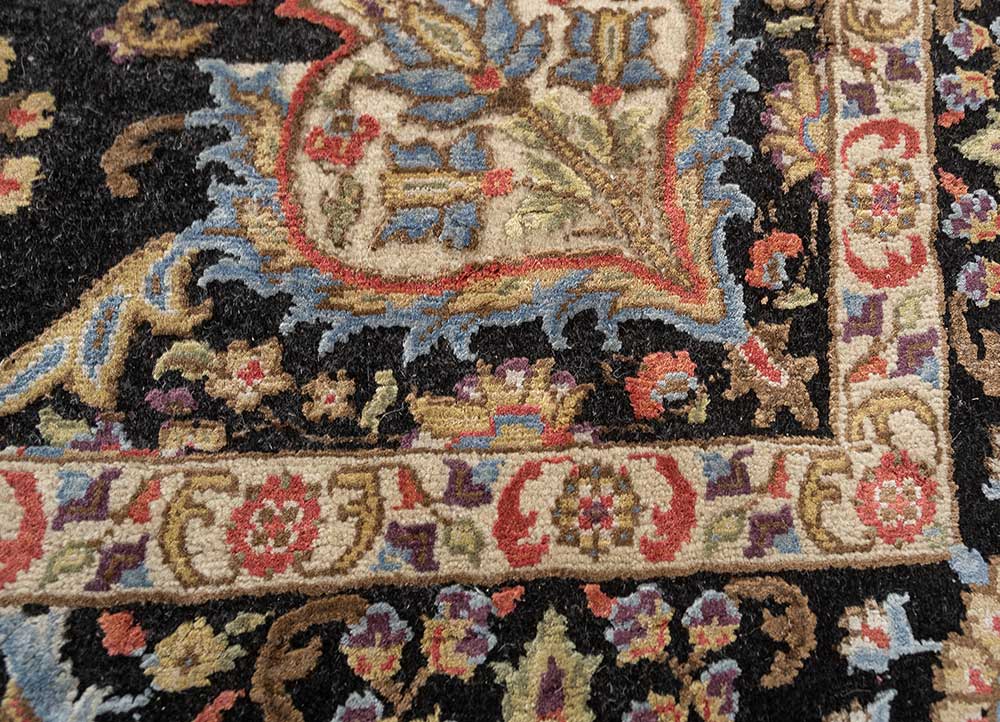 aurora grey and black wool and silk hand knotted Rug - CloseUp