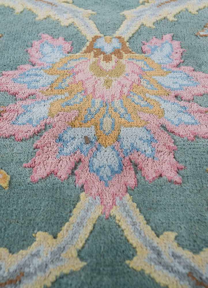 aurora blue wool and silk hand knotted Rug - CloseUp