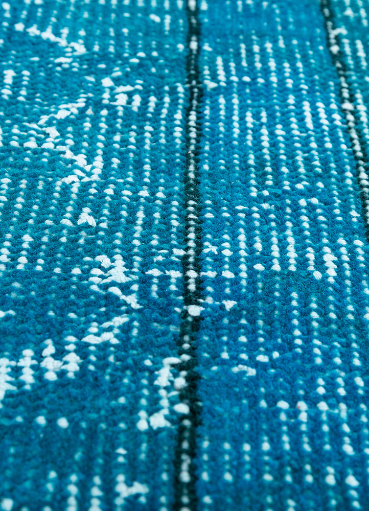 lacuna blue wool hand knotted Rug - CloseUp
