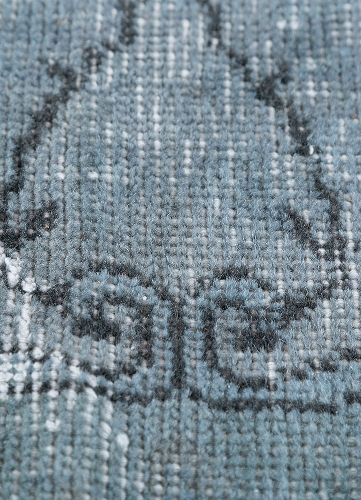 lacuna blue wool hand knotted Rug - CloseUp