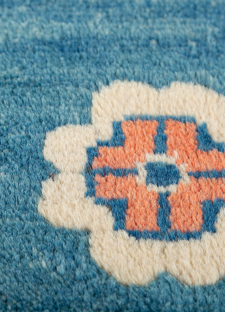 nuray blue wool hand knotted Rug - CloseUp