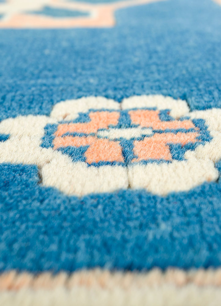 nuray blue wool hand knotted Rug - CloseUp