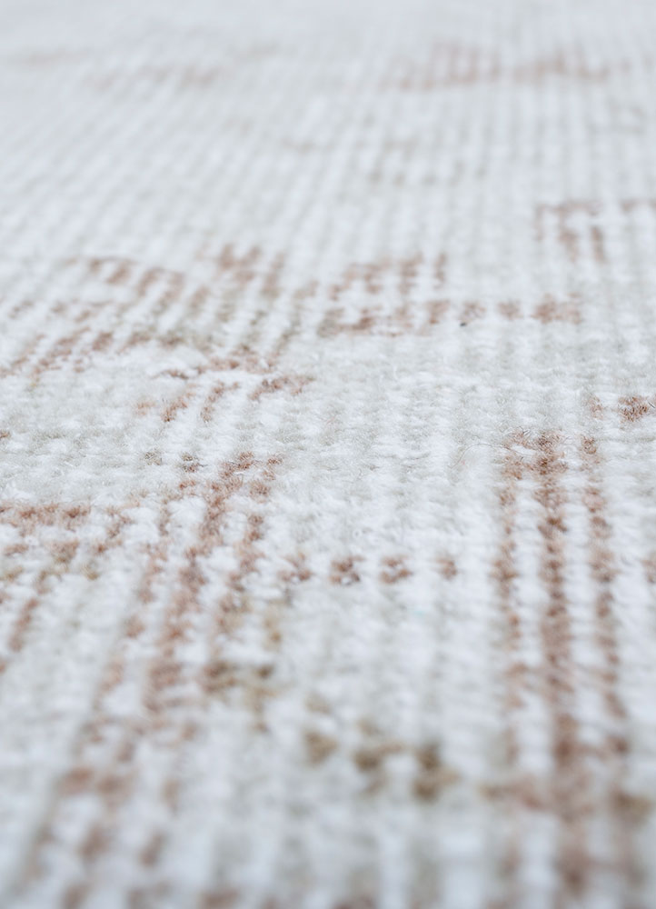 vintage ivory wool hand knotted Rug - CloseUp