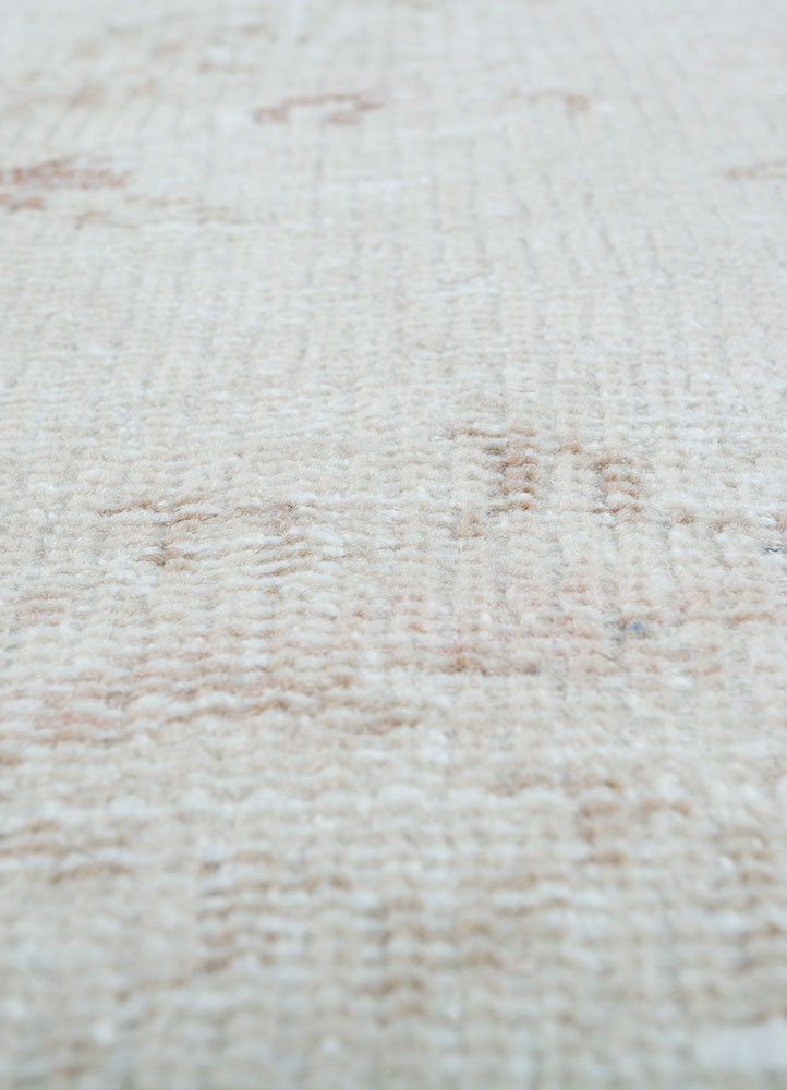 vintage beige and brown wool hand knotted Rug - CloseUp
