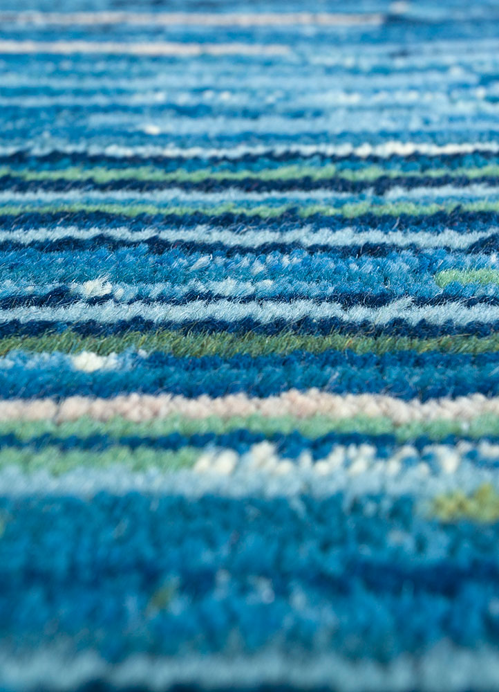 nuray blue wool hand knotted Rug - CloseUp