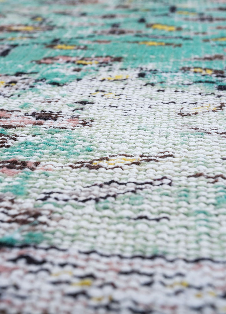 vintage green wool hand knotted Rug - CloseUp