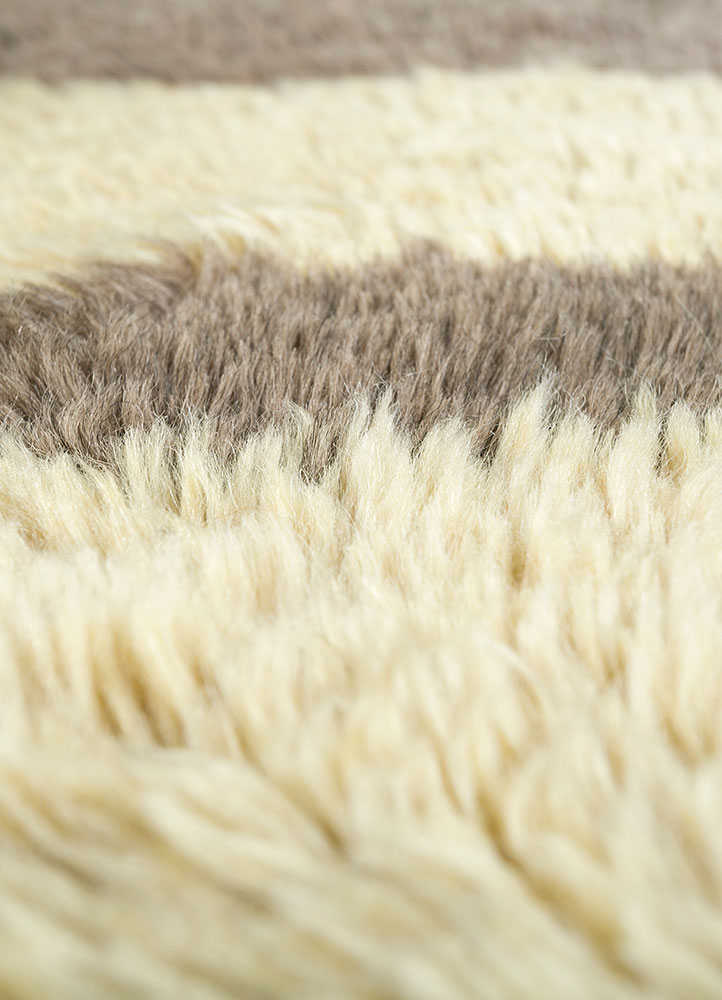 zuri beige and brown wool hand knotted Rug - CloseUp