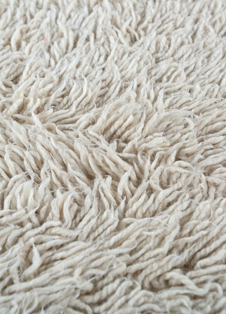 zuri ivory wool hand knotted Rug - CloseUp