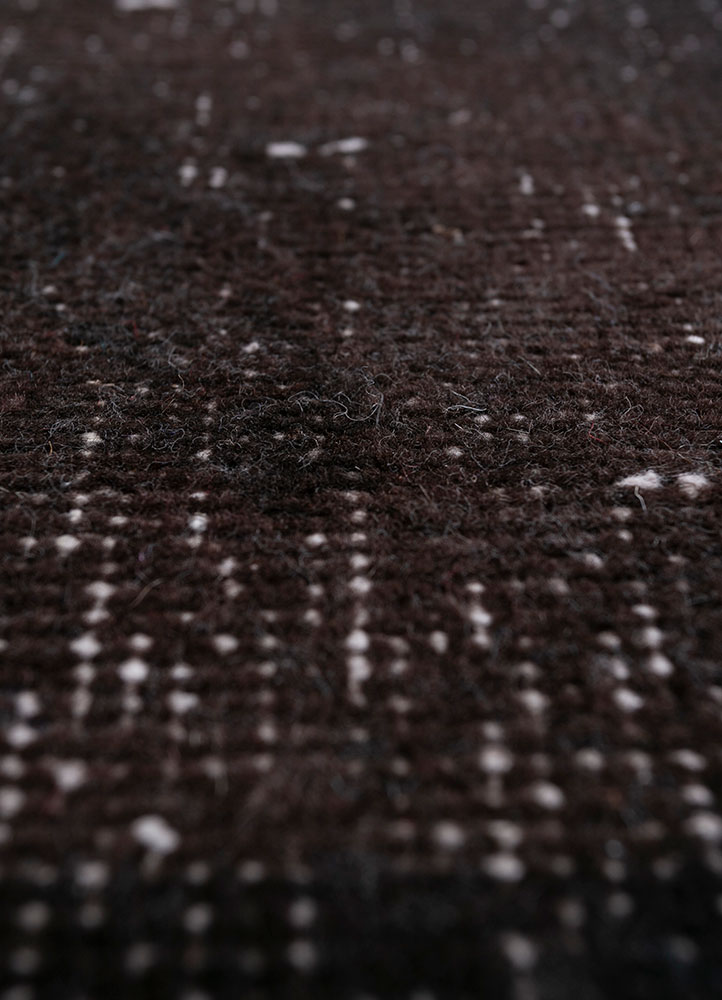 lacuna grey and black wool hand knotted Rug - CloseUp