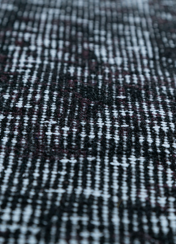 lacuna grey and black wool hand knotted Rug - CloseUp