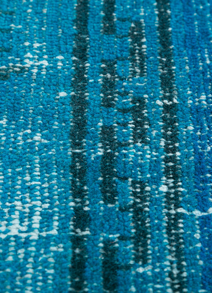 lacuna blue wool hand knotted Rug - CloseUp
