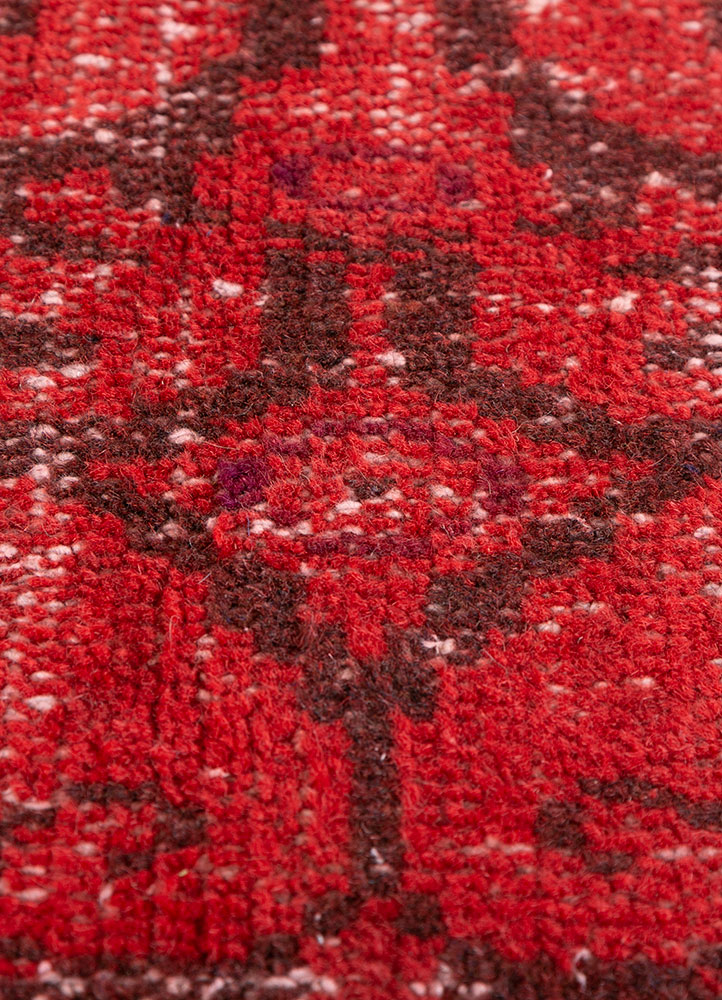 lacuna red and orange wool hand knotted Rug - CloseUp