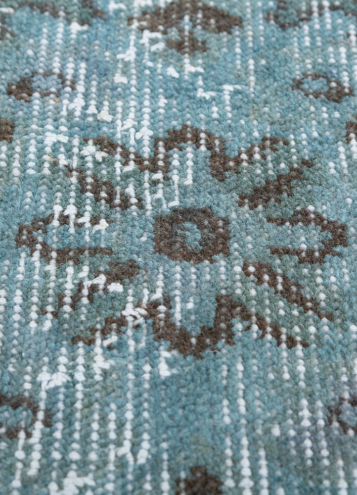 vintage blue wool hand knotted Rug - CloseUp