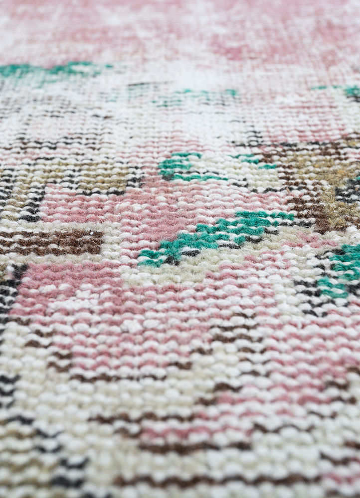 vintage green wool hand knotted Rug - CloseUp
