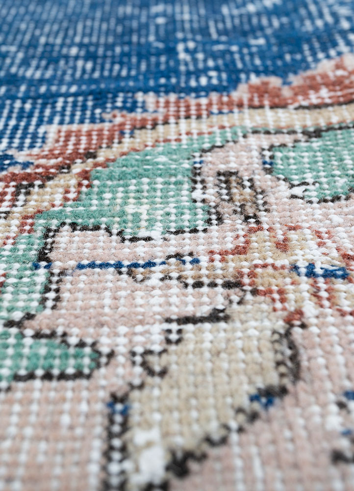 vintage blue wool hand knotted Rug - CloseUp