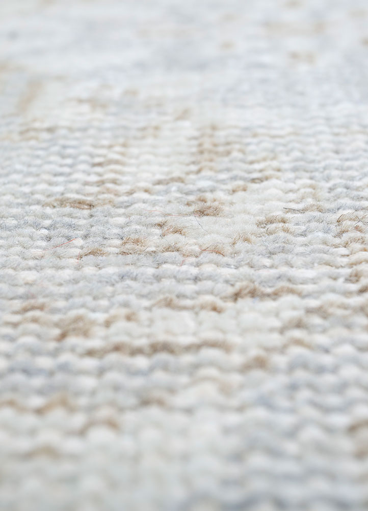 vintage beige and brown wool hand knotted Rug - CloseUp