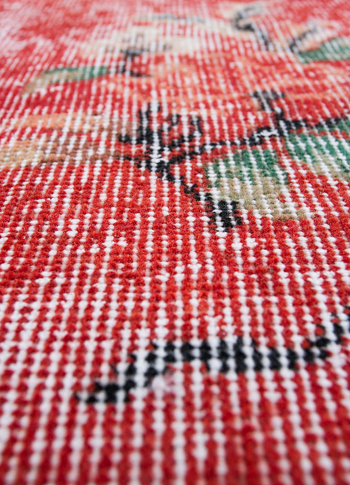 vintage red and orange wool hand knotted Rug - CloseUp