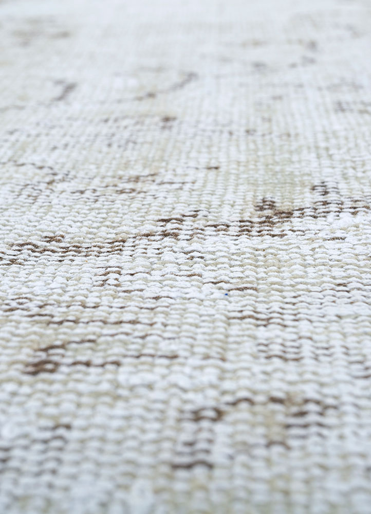 vintage grey and black wool hand knotted Rug - CloseUp
