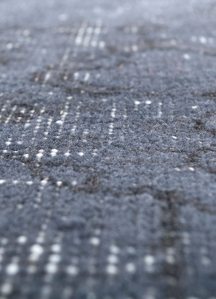 lacuna grey and black wool hand knotted Rug - CloseUp