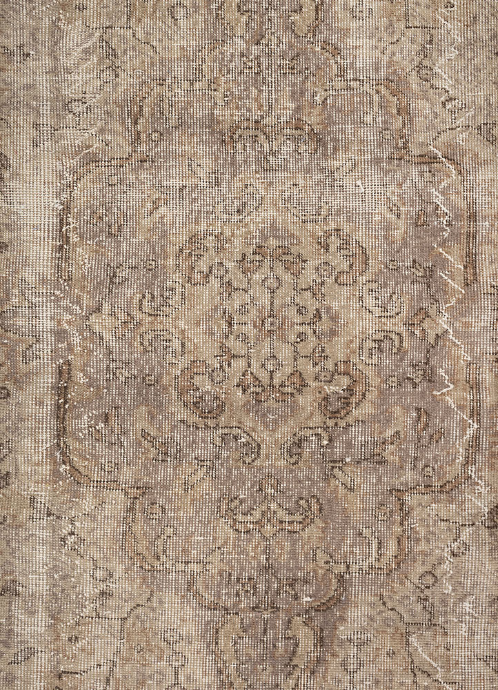 vintage green wool hand knotted Rug - CloseUp