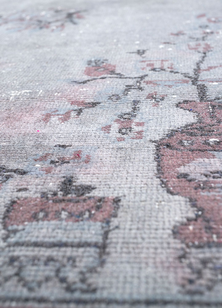 lacuna grey and black wool hand knotted Rug - CloseUp