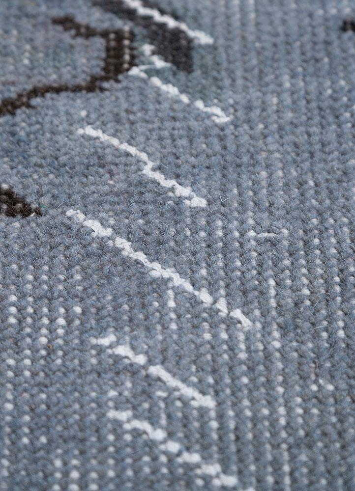 lacuna grey and black wool hand knotted Rug - CloseUp