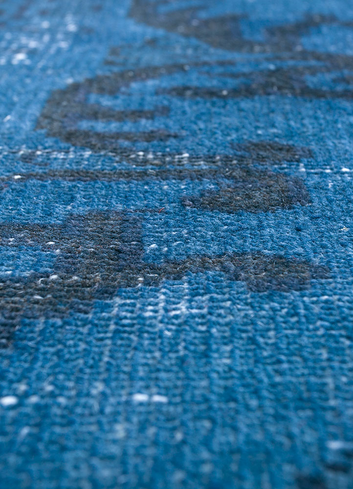 lacuna blue wool hand knotted Rug - CloseUp