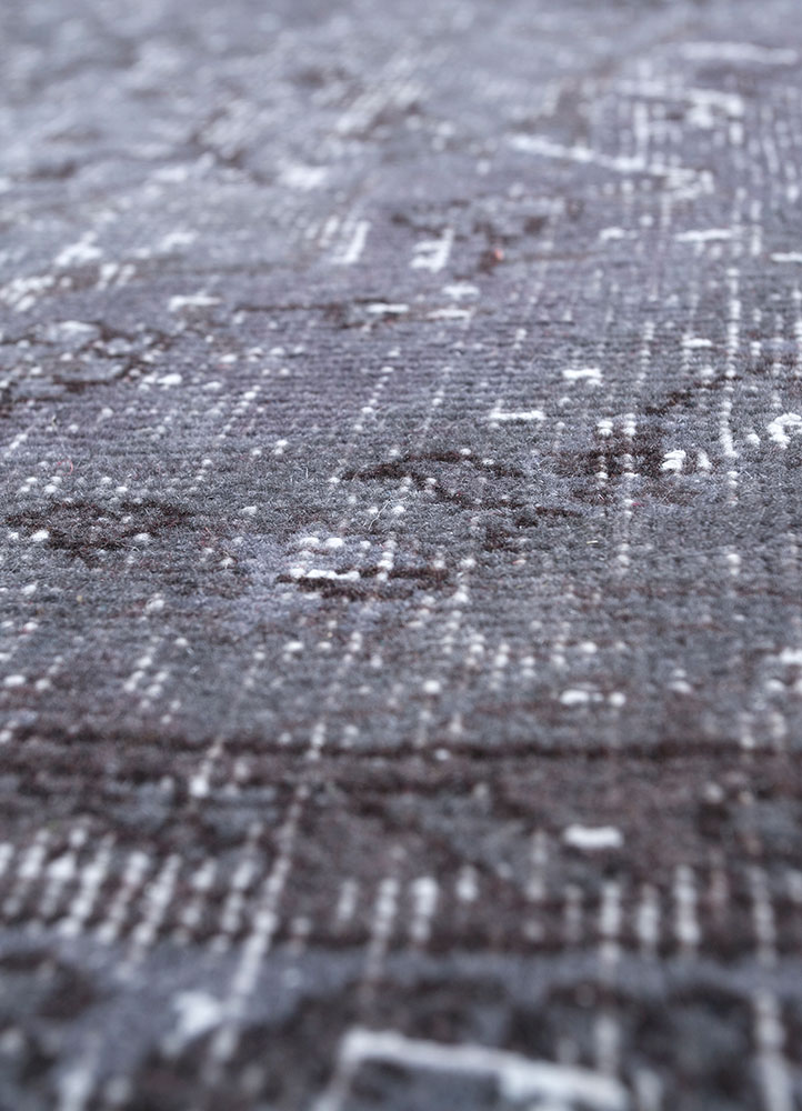 lacuna grey and black wool hand knotted Rug - CloseUp