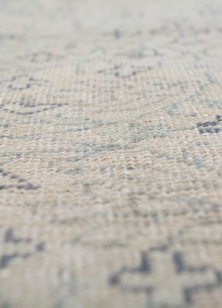 vintage beige and brown wool hand knotted Rug - CloseUp