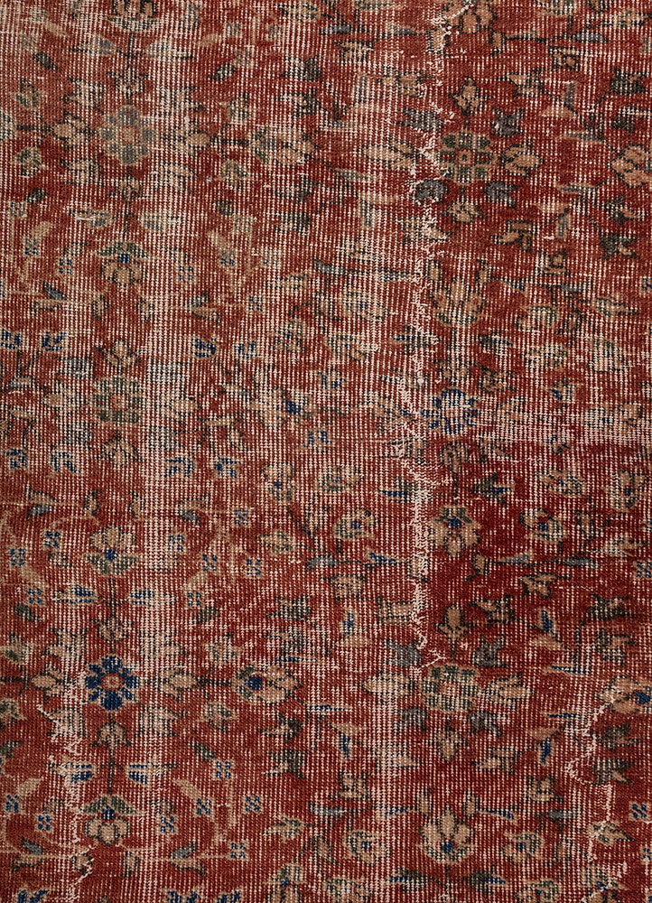 vintage red and orange wool hand knotted Rug - CloseUp