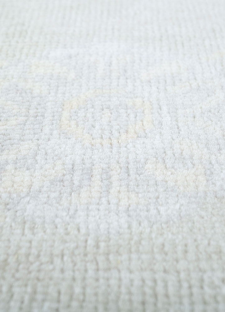 aalam green wool hand knotted Rug - CloseUp