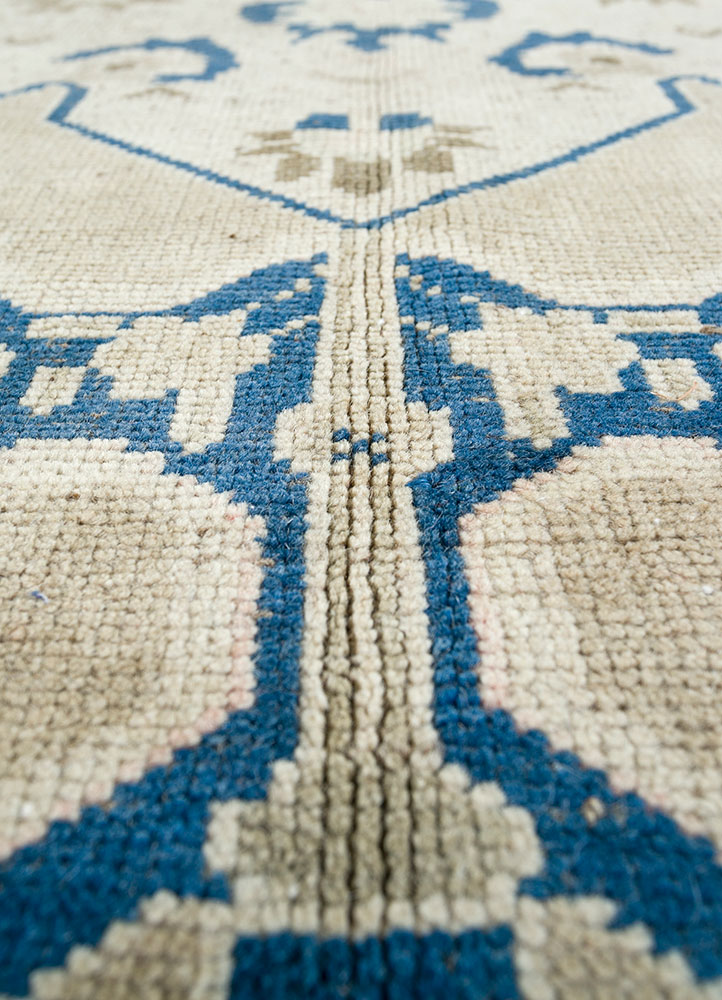 nuray blue wool hand knotted Rug - CloseUp