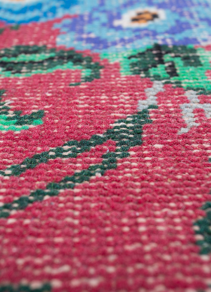 vintage red and orange wool hand knotted Rug - CloseUp