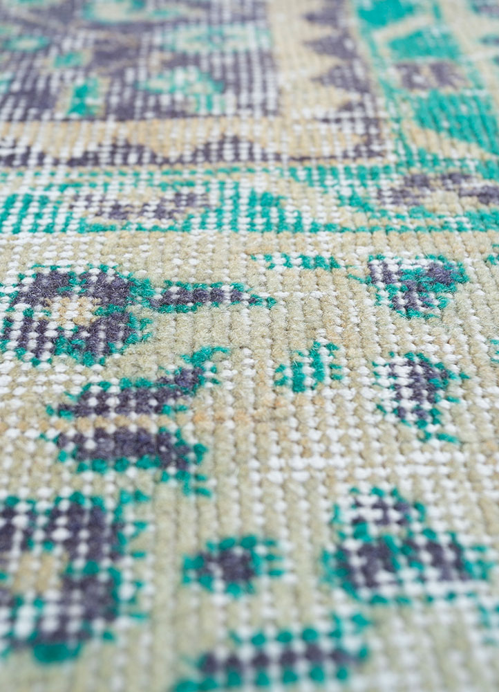 vintage grey and black wool hand knotted Rug - CloseUp