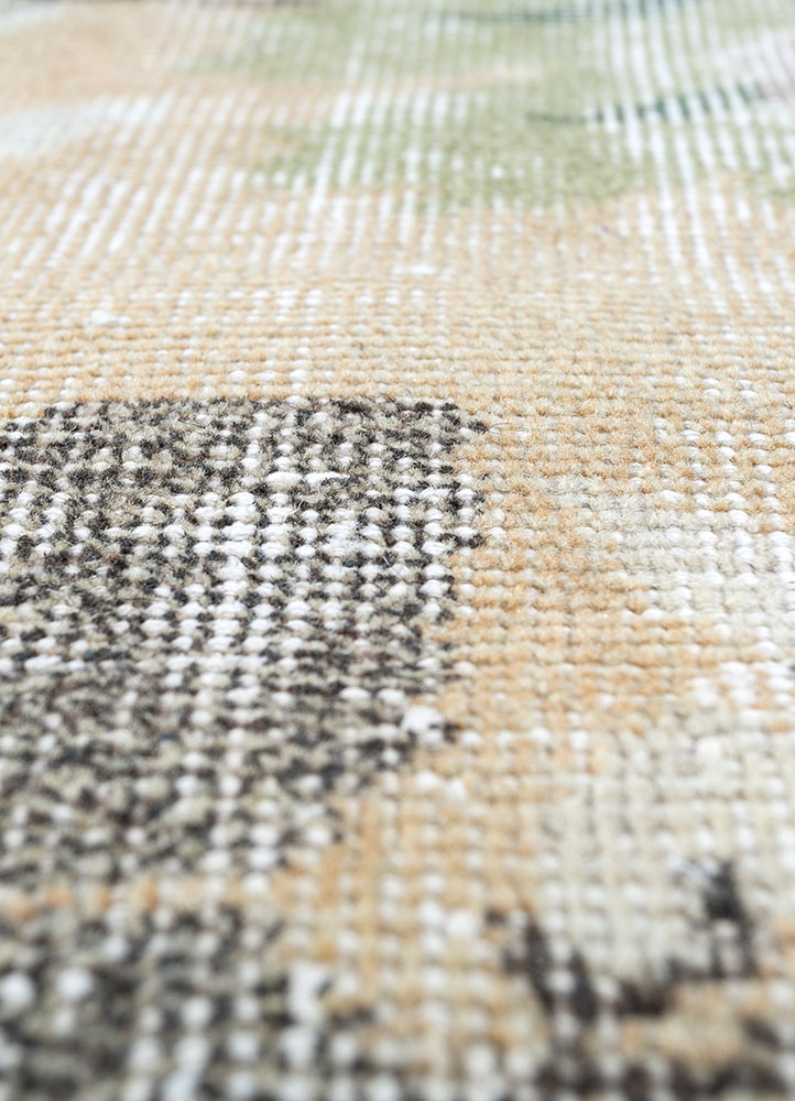 vintage beige and brown wool hand knotted Rug - CloseUp