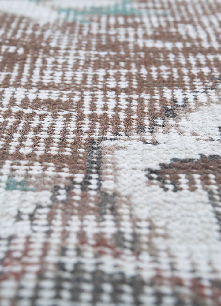 vintage green wool hand knotted Rug - CloseUp