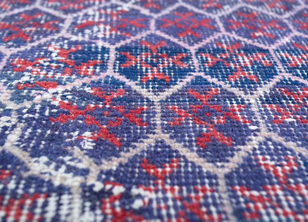 vintage pink and purple wool hand knotted Rug - CloseUp