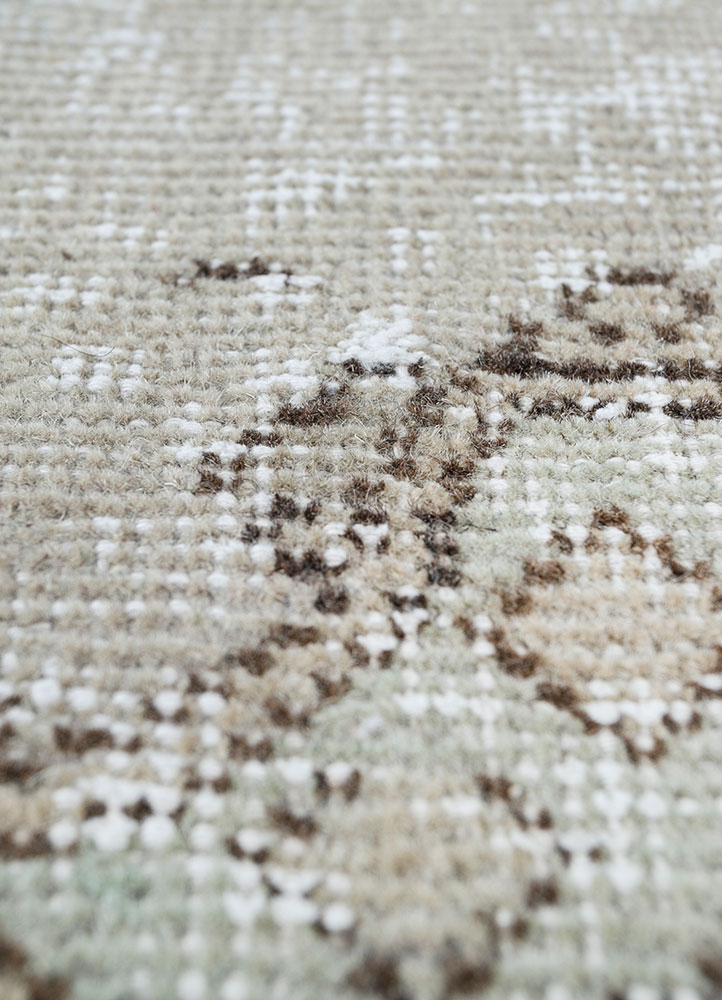 vintage green wool hand knotted Rug - CloseUp