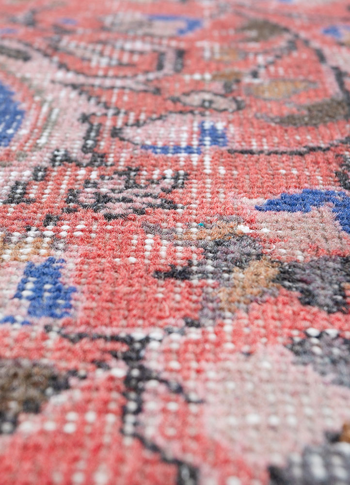 vintage multi wool hand knotted Rug - CloseUp