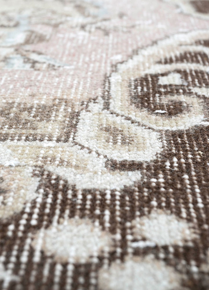 vintage beige and brown wool hand knotted Rug - CloseUp