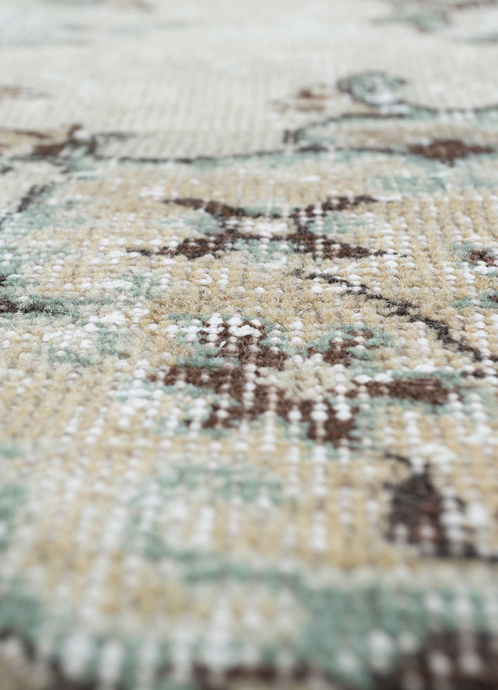 vintage green wool hand knotted Rug - CloseUp
