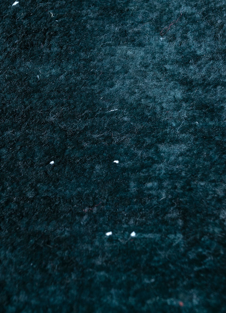 lacuna grey and black wool hand knotted Rug - CloseUp