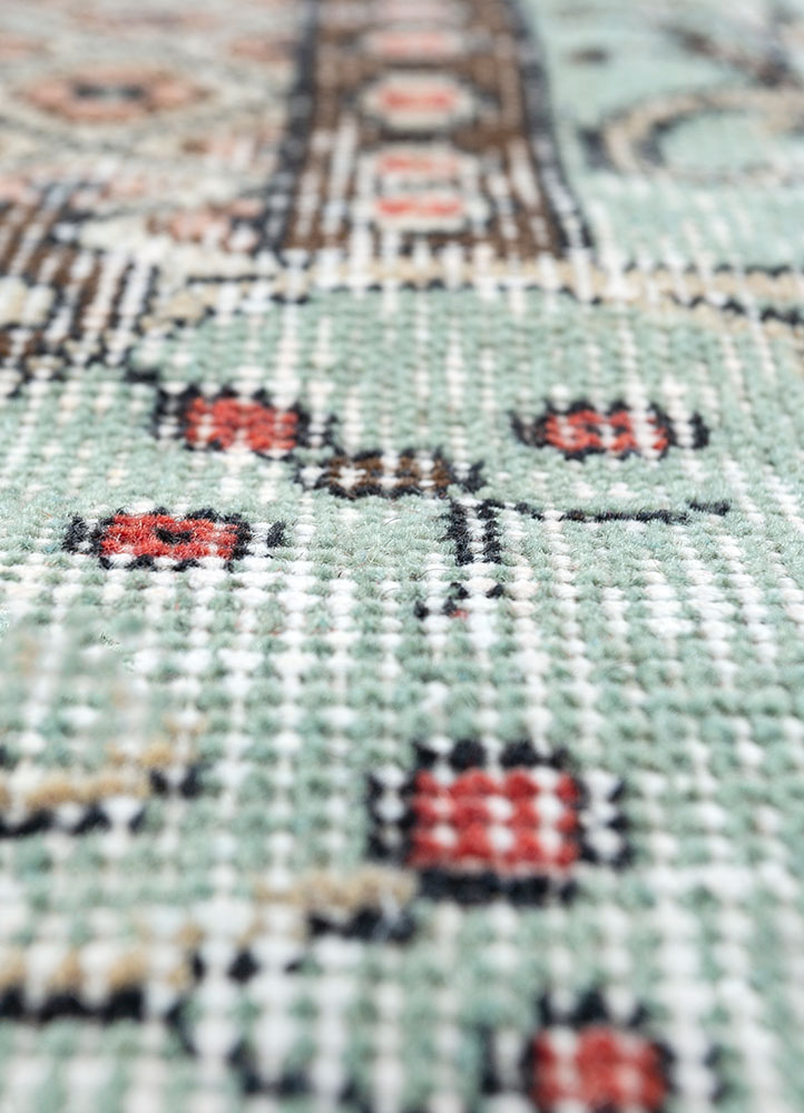 vintage green wool hand knotted Rug - CloseUp