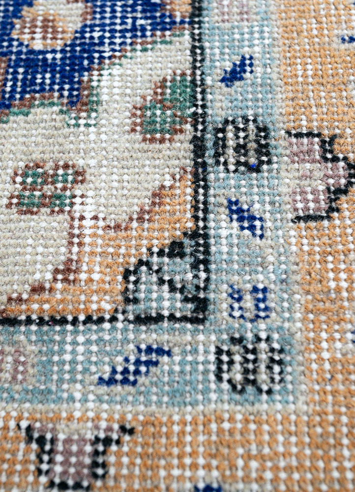 vintage blue wool hand knotted Rug - CloseUp