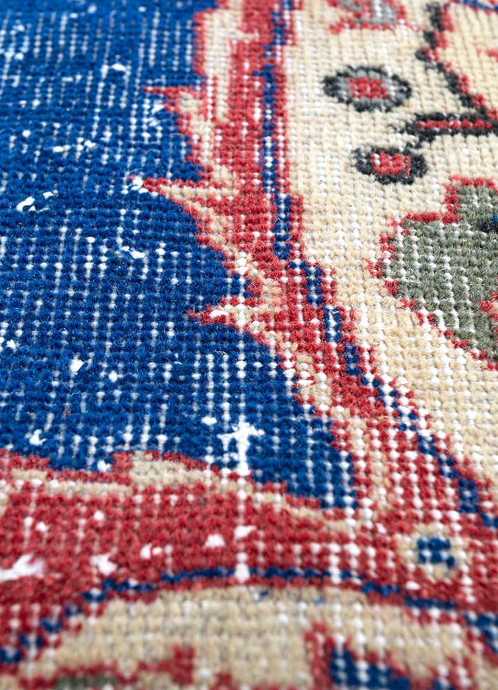 vintage blue wool hand knotted Rug - CloseUp