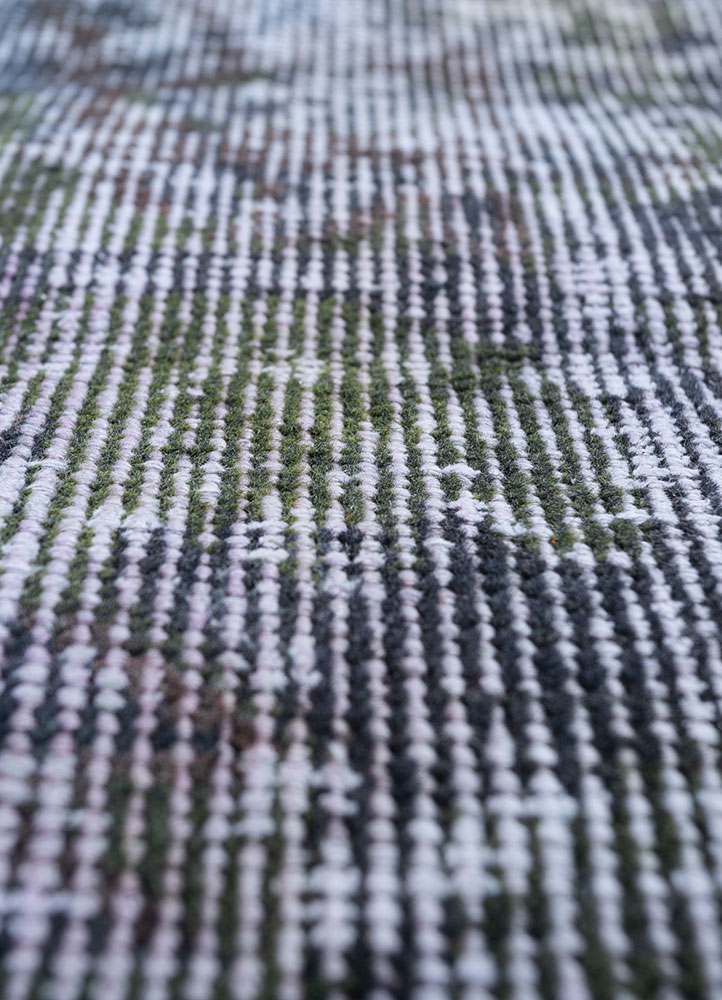 lacuna grey and black wool hand knotted Rug - CloseUp